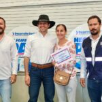 Entrega Chelis Oliveroso apoyos del programa “A la Par” para mejorar viviendas y calidad de vida