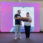 Entregan 1,000 computadoras a jóvenes universitarios de Abasolo por primera vez